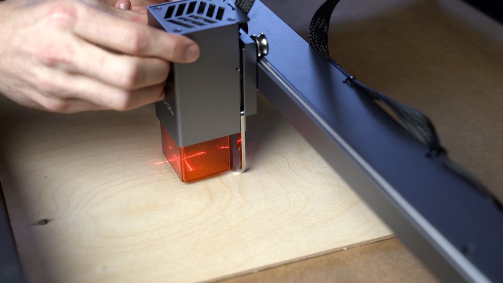 xTool D1 Laser Engraver Laser Focus
