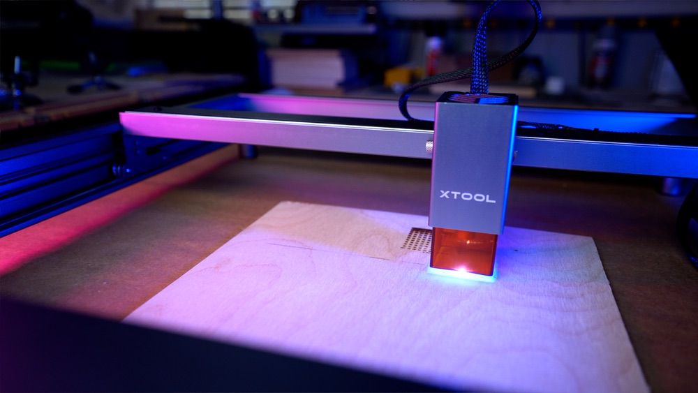 xTool D1 Laser Engraver Firing