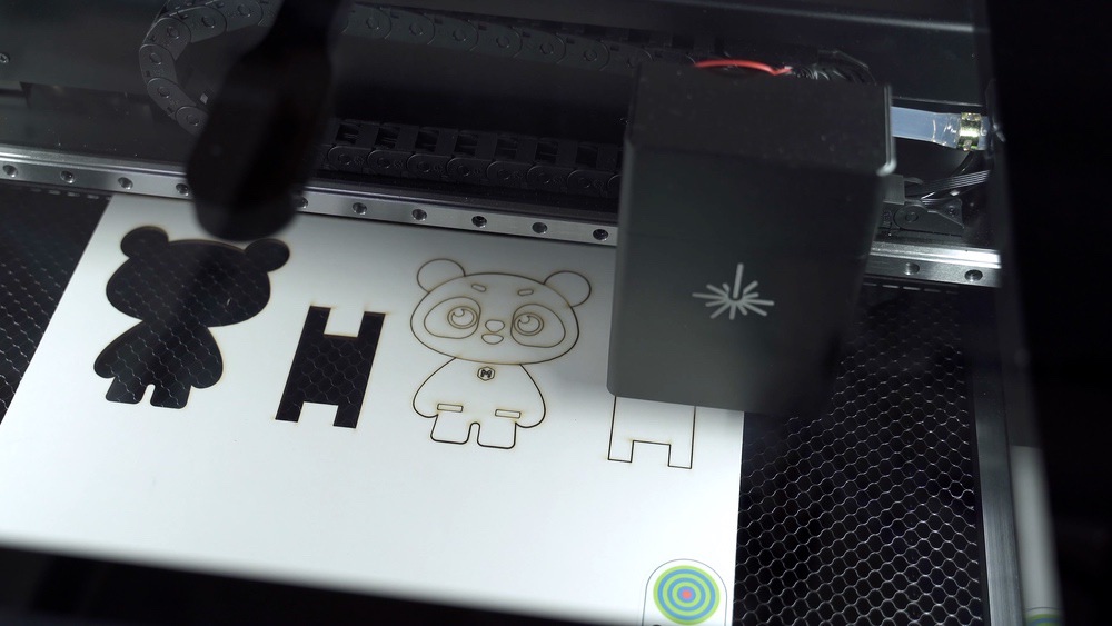 Makeblock Laserbox mascot cut